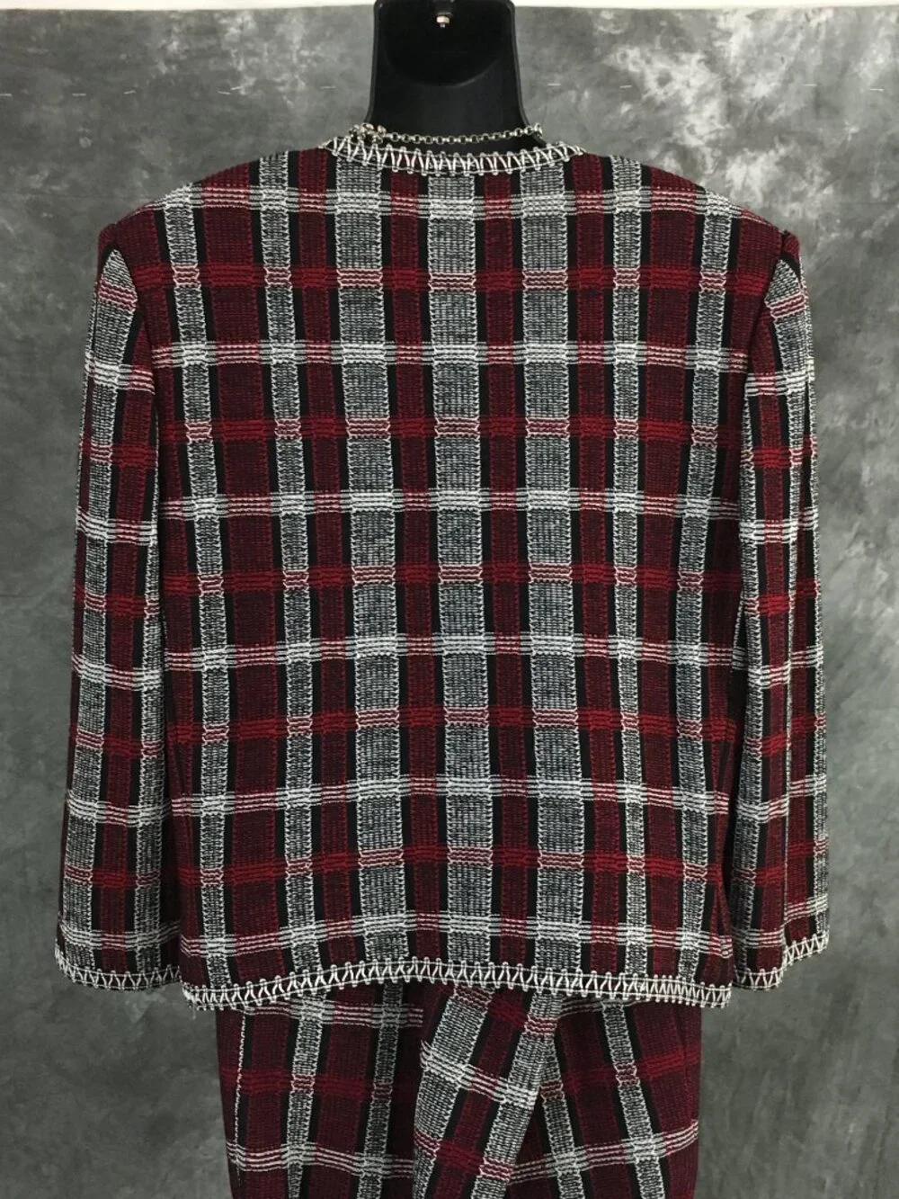 BEAUTIFUL St John collection knit red black white multi jacket skirt suit 10 12